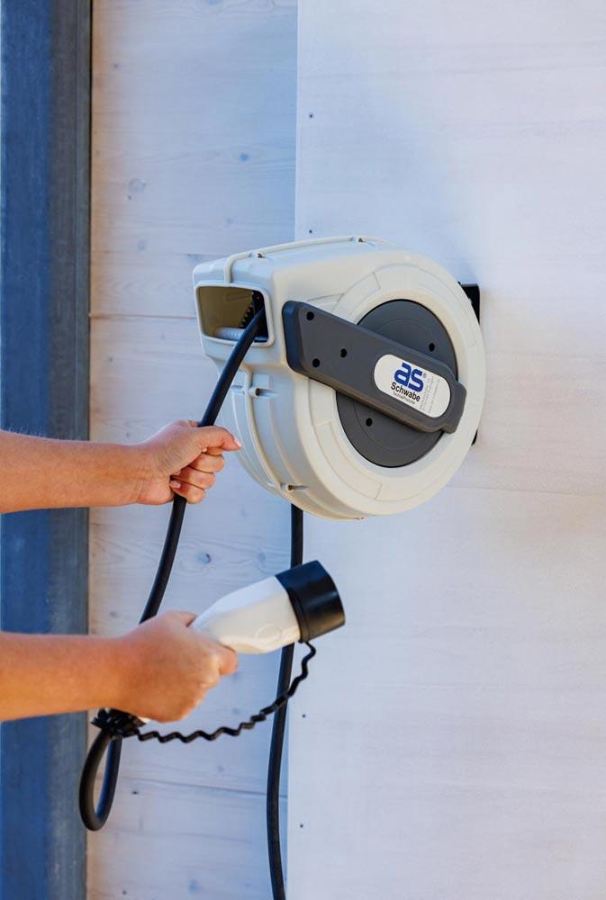 Aufroller für Elektroauto-Ladekabel 5 m H07BZ5-F 5G2,5 + 1x0,75