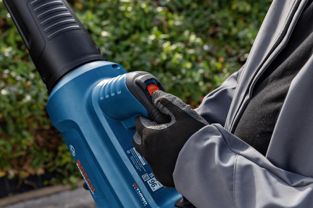 BOSCH Akku-Laubbläser GBL 18V-750 (ohne Akku/Ladegerät)