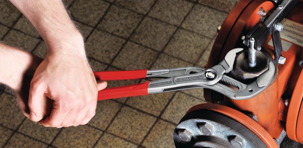 Rohr- und Wasserpumpenzange Cobra® Länge 400 mm Spannweite 95 mm poliert Kunststoffüberzug