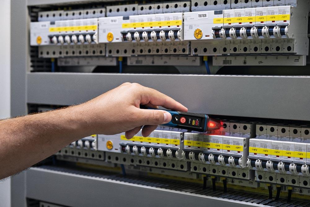 BOSCH Spannungsprüfer GVD 1000-17