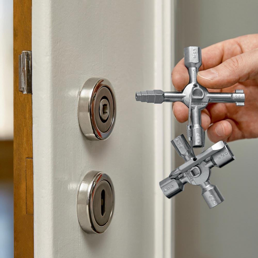 Schaltschrankschlüssel TwinKey® 6 Funktionen mit Magnet Verbindung Schaltschrankschlüssel TwinKey® 6 Funktionen mit Magnet Verbindung