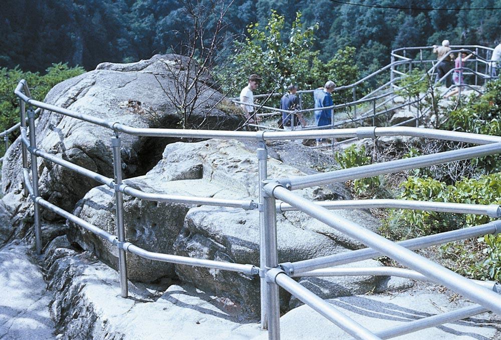 Wandflansch mit Befestigungslöchern, Größe A, Rohrdurchm. außen 26,9 mm, 3/4 Wandflansch mit Befestigungslöchern, Größe A, Rohrdurchm. außen 26,9 mm, 3/4