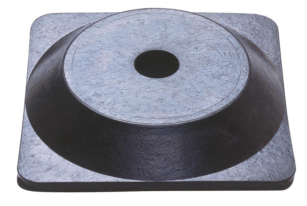 Ketten-Sperrpfosten, Kunststofffuß dreieckig betongefüllt 2,9 kg, Pfosten aus Kunststoff schwarz-gelb, 870 mm hoch, Durchm. 40 mm