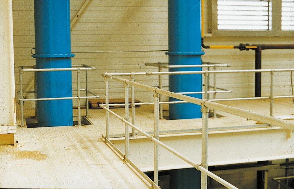 Wandflansch mit Befestigungslöchern, Größe A, Rohrdurchm. außen 26,9 mm, 3/4 Wandflansch mit Befestigungslöchern, Größe A, Rohrdurchm. außen 26,9 mm, 3/4